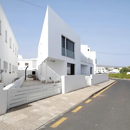 Casa Anclada En Arrieta Apartment